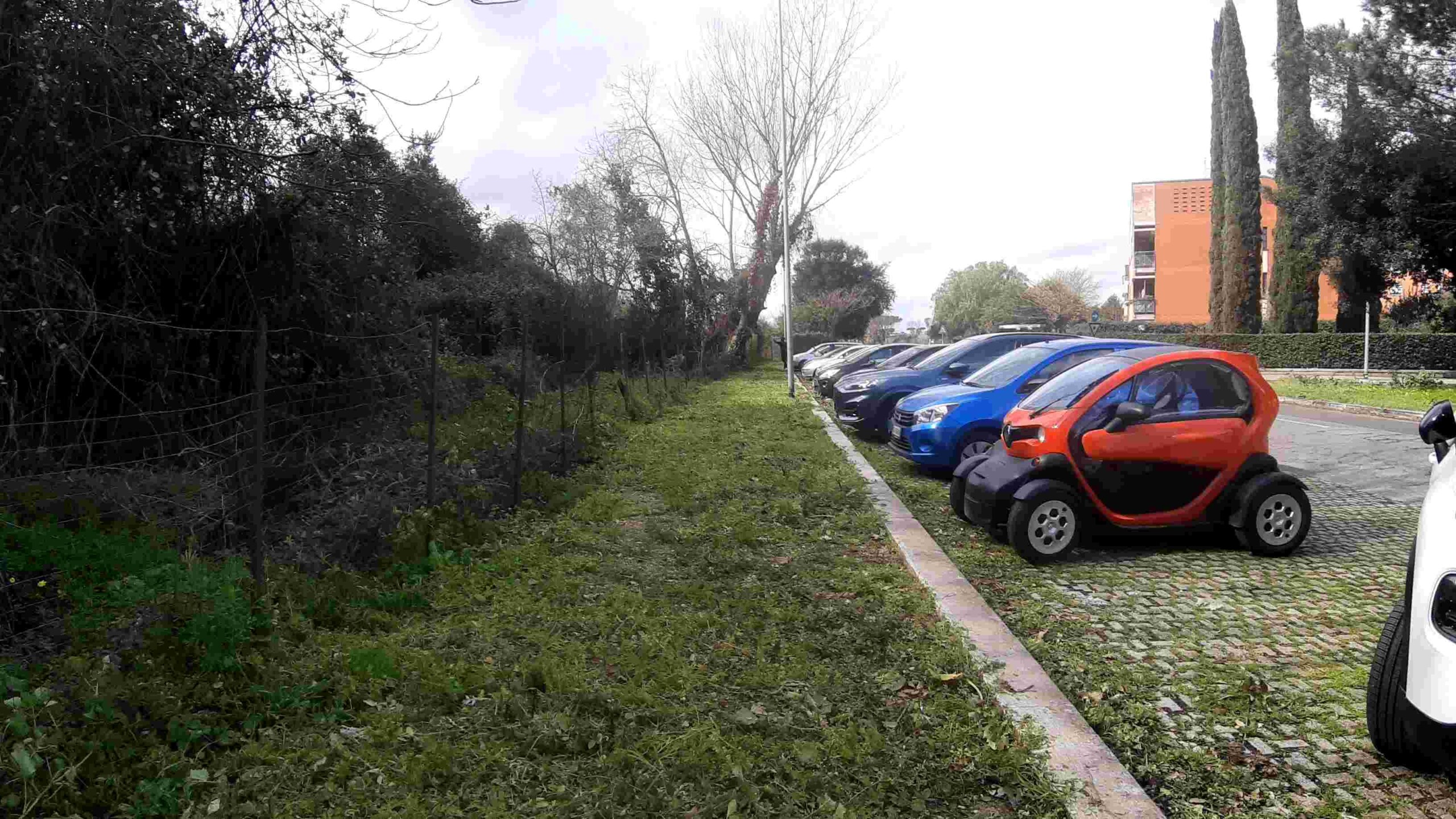 Domenica 03 marzo … via Cascione e il suo parcheggio … il nostro quartiere è sempre più bello !
